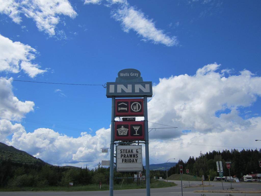 Wells Gray Inn Clearwater Exteriör bild